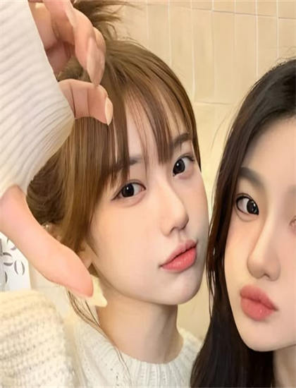 从爱情片角度解读《我想一周休四天》：的创作历程与幕后故事 ——带你领略爱情片的魅力